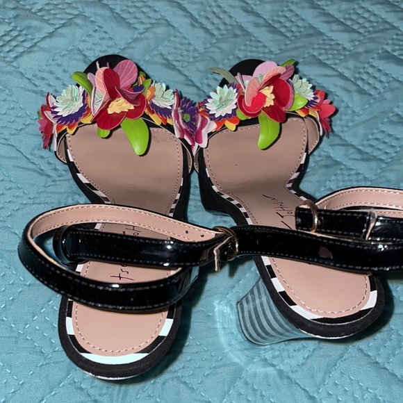 Betsey Johnson Heels - Picture 6 of 10
